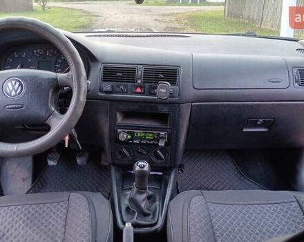 Червоний Фольксваген Гольф, об'ємом двигуна 1.39 л та пробігом 278 тис. км за 2250 $, фото 10 на Automoto.ua