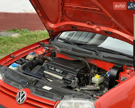 Фольксваген Гольф 1998 у Тульчине на Automoto.ua Червоний Фольксваген Гольф, об'ємом двигуна 1.39 л та пробігом 300 тис. км за 3000 $, фото 23 на Automoto.ua