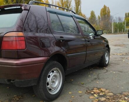 Фольксваген Гольф 1998 в Черкассах на Automoto.ua Красный Фольксваген Гольф, объемом двигателя 1 л и пробегом 1 тыс. км за 1550 $, фото 2 на Automoto.ua