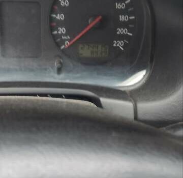 Красный Фольксваген Гольф, объемом двигателя 1.4 л и пробегом 300 тыс. км за 4100 $, фото 13 на Automoto.ua