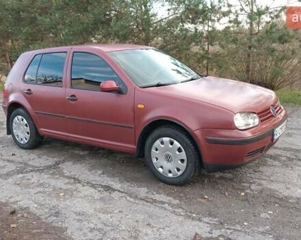 Червоний Фольксваген Гольф, об'ємом двигуна 1.39 л та пробігом 278 тис. км за 2250 $, фото 1 на Automoto.ua