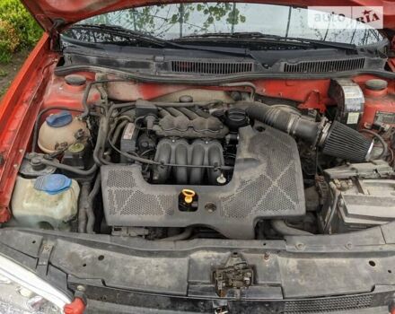 Червоний Фольксваген Гольф, об'ємом двигуна 1.6 л та пробігом 241 тис. км за 2850 $, фото 15 на Automoto.ua