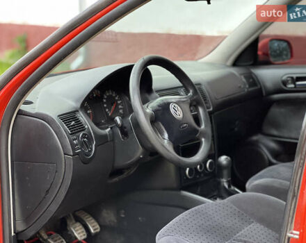 Фольксваген Гольф 1998 у Тульчине на Automoto.ua Червоний Фольксваген Гольф, об'ємом двигуна 1.39 л та пробігом 300 тис. км за 3000 $, фото 16 на Automoto.ua