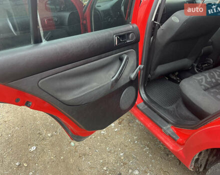 Красный Фольксваген Гольф, объемом двигателя 1.4 л и пробегом 180 тыс. км за 3200 $, фото 22 на Automoto.ua
