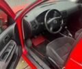 Красный Фольксваген Гольф, объемом двигателя 1.6 л и пробегом 100 тыс. км за 4000 $, фото 3 на Automoto.ua