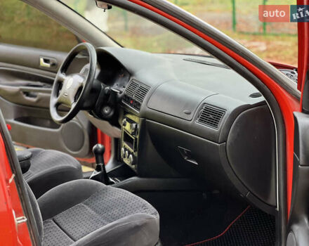 Фольксваген Гольф 1998 у Тульчине на Automoto.ua Червоний Фольксваген Гольф, об'ємом двигуна 1.39 л та пробігом 300 тис. км за 3000 $, фото 20 на Automoto.ua