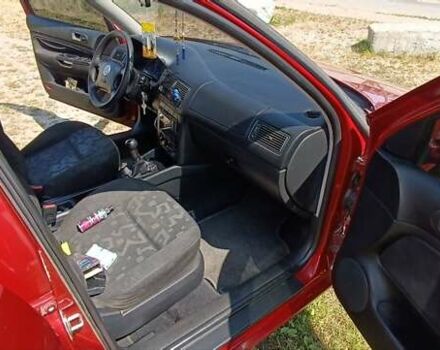 Красный Фольксваген Гольф, объемом двигателя 1.6 л и пробегом 274 тыс. км за 4300 $, фото 23 на Automoto.ua