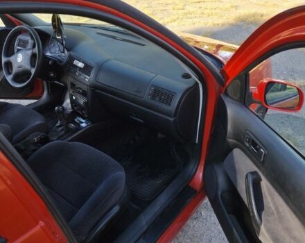 Красный Фольксваген Гольф, объемом двигателя 1.6 л и пробегом 280 тыс. км за 2760 $, фото 9 на Automoto.ua