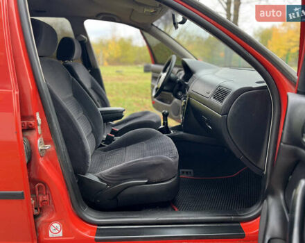 Красный Фольксваген Гольф, объемом двигателя 1.39 л и пробегом 308 тыс. км за 3000 $, фото 21 на Automoto.ua