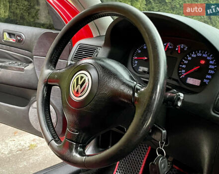Червоний Фольксваген Гольф, об'ємом двигуна 1.6 л та пробігом 216 тис. км за 3200 $, фото 19 на Automoto.ua