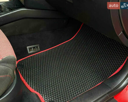 Червоний Фольксваген Гольф, об'ємом двигуна 1.6 л та пробігом 216 тис. км за 3200 $, фото 13 на Automoto.ua