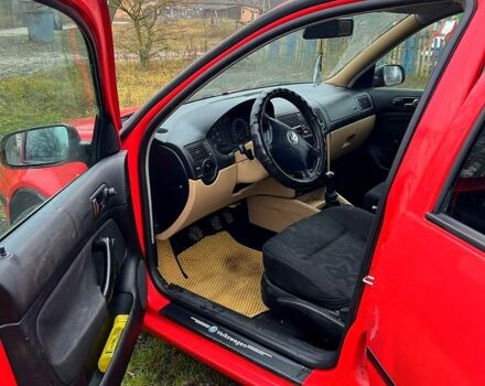 Красный Фольксваген Гольф, объемом двигателя 1.6 л и пробегом 250 тыс. км за 2900 $, фото 5 на Automoto.ua