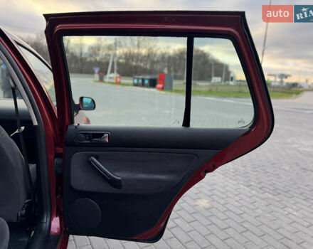 Красный Фольксваген Гольф, объемом двигателя 1.6 л и пробегом 179 тыс. км за 4100 $, фото 15 на Automoto.ua