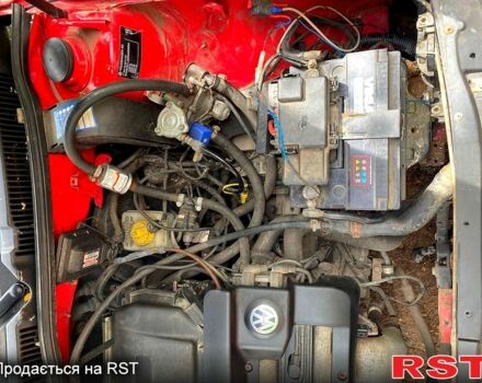 Красный Фольксваген Гольф, объемом двигателя 1.4 л и пробегом 317 тыс. км за 2400 $, фото 7 на Automoto.ua