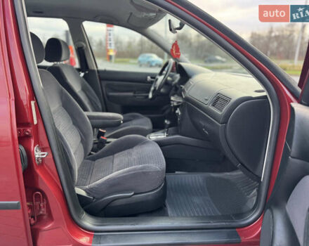 Красный Фольксваген Гольф, объемом двигателя 1.6 л и пробегом 179 тыс. км за 4100 $, фото 17 на Automoto.ua