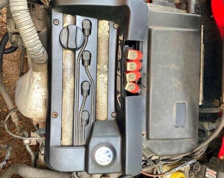 Красный Фольксваген Гольф, объемом двигателя 1.4 л и пробегом 317 тыс. км за 2400 $, фото 6 на Automoto.ua