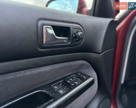 Красный Фольксваген Гольф, объемом двигателя 1.6 л и пробегом 179 тыс. км за 4100 $, фото 9 на Automoto.ua