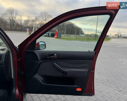 Красный Фольксваген Гольф, объемом двигателя 1.6 л и пробегом 179 тыс. км за 4100 $, фото 16 на Automoto.ua