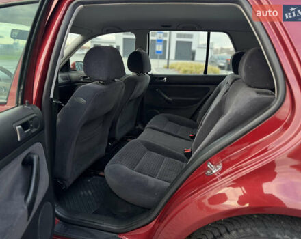 Красный Фольксваген Гольф, объемом двигателя 1.6 л и пробегом 179 тыс. км за 4100 $, фото 11 на Automoto.ua