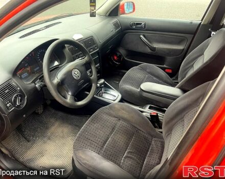 Червоний Фольксваген Гольф, об'ємом двигуна 1.6 л та пробігом 128 тис. км за 3200 $, фото 2 на Automoto.ua