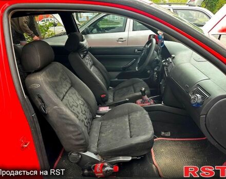 Красный Фольксваген Гольф, объемом двигателя 1.4 л и пробегом 317 тыс. км за 2400 $, фото 4 на Automoto.ua