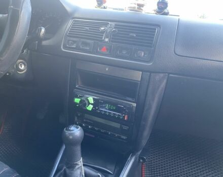 Красный Фольксваген Гольф, объемом двигателя 1.4 л и пробегом 260 тыс. км за 2300 $, фото 6 на Automoto.ua