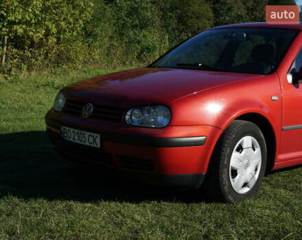 Красный Фольксваген Гольф, объемом двигателя 1.6 л и пробегом 225 тыс. км за 4150 $, фото 4 на Automoto.ua