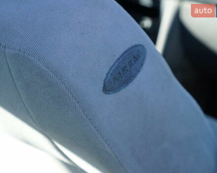 Красный Фольксваген Гольф, объемом двигателя 1.6 л и пробегом 225 тыс. км за 4150 $, фото 24 на Automoto.ua