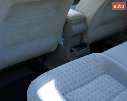 Красный Фольксваген Гольф, объемом двигателя 1.6 л и пробегом 225 тыс. км за 4150 $, фото 57 на Automoto.ua