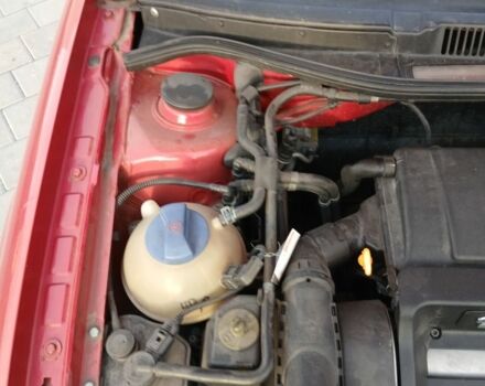 Червоний Фольксваген Гольф, об'ємом двигуна 1.4 л та пробігом 168 тис. км за 3850 $, фото 2 на Automoto.ua