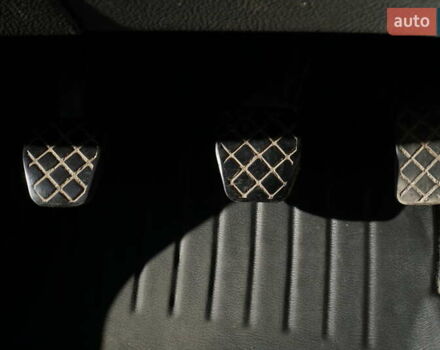 Красный Фольксваген Гольф, объемом двигателя 1.6 л и пробегом 225 тыс. км за 4150 $, фото 42 на Automoto.ua