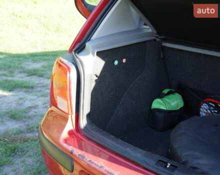 Красный Фольксваген Гольф, объемом двигателя 1.6 л и пробегом 225 тыс. км за 4150 $, фото 68 на Automoto.ua