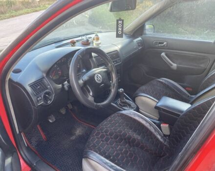Красный Фольксваген Гольф, объемом двигателя 1.4 л и пробегом 260 тыс. км за 2300 $, фото 4 на Automoto.ua