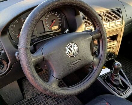 Красный Фольксваген Гольф, объемом двигателя 1.4 л и пробегом 168 тыс. км за 3850 $, фото 1 на Automoto.ua