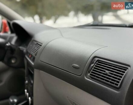 Червоний Фольксваген Гольф, об'ємом двигуна 1.6 л та пробігом 184 тис. км за 4100 $, фото 41 на Automoto.ua