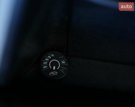 Красный Фольксваген Гольф, объемом двигателя 1.6 л и пробегом 225 тыс. км за 4150 $, фото 61 на Automoto.ua