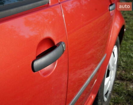 Красный Фольксваген Гольф, объемом двигателя 1.6 л и пробегом 225 тыс. км за 4150 $, фото 8 на Automoto.ua