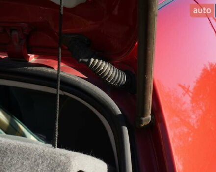 Красный Фольксваген Гольф, объемом двигателя 1.6 л и пробегом 225 тыс. км за 4150 $, фото 72 на Automoto.ua