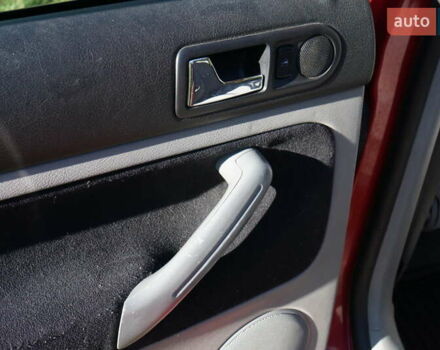 Красный Фольксваген Гольф, объемом двигателя 1.6 л и пробегом 225 тыс. км за 4150 $, фото 18 на Automoto.ua