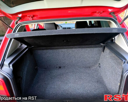 Червоний Фольксваген Гольф, об'ємом двигуна 1.6 л та пробігом 220 тис. км за 4399 $, фото 9 на Automoto.ua