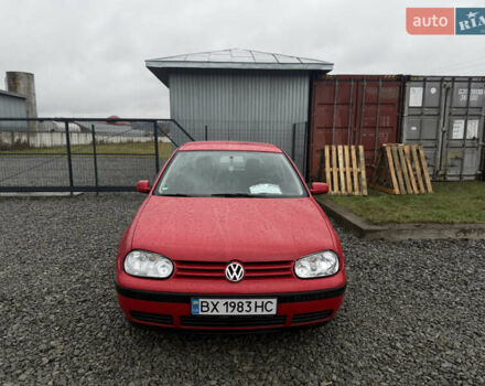Красный Фольксваген Гольф, объемом двигателя 1.6 л и пробегом 215 тыс. км за 4799 $, фото 2 на Automoto.ua
