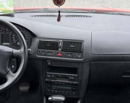 Фольксваген Гольф 2001 в Хмельницком на Automoto.ua Красный Фольксваген Гольф, объемом двигателя 1.6 л и пробегом 220 тыс. км за 4600 $, фото 7 на Automoto.ua