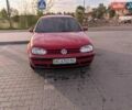 Красный Фольксваген Гольф, объемом двигателя 1.6 л и пробегом 300 тыс. км за 3600 $, фото 1 на Automoto.ua