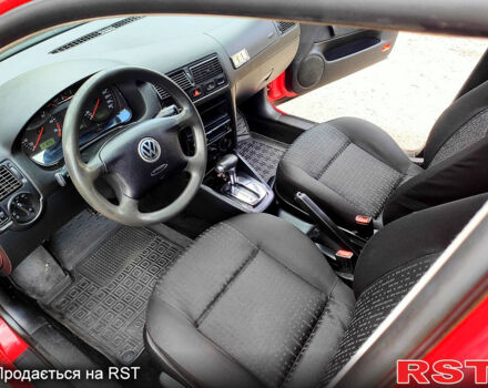 Червоний Фольксваген Гольф, об'ємом двигуна 1.6 л та пробігом 220 тис. км за 4399 $, фото 5 на Automoto.ua