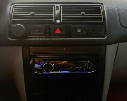 Червоний Фольксваген Гольф, об'ємом двигуна 1.39 л та пробігом 209 тис. км за 3850 $, фото 23 на Automoto.ua