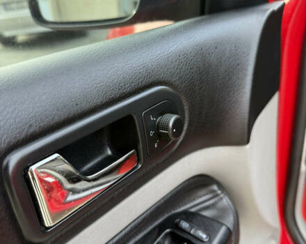 Червоний Фольксваген Гольф, об'ємом двигуна 1.39 л та пробігом 209 тис. км за 3850 $, фото 16 на Automoto.ua