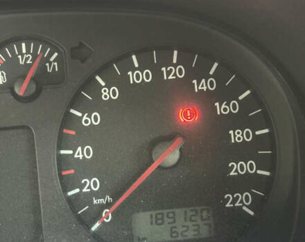 Червоний Фольксваген Гольф, об'ємом двигуна 1.4 л та пробігом 189 тис. км за 4000 $, фото 13 на Automoto.ua