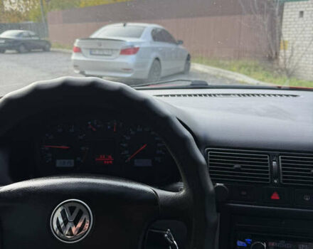 Червоний Фольксваген Гольф, об'ємом двигуна 1.39 л та пробігом 209 тис. км за 3850 $, фото 28 на Automoto.ua