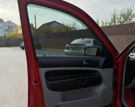 Червоний Фольксваген Гольф, об'ємом двигуна 1.39 л та пробігом 209 тис. км за 3850 $, фото 33 на Automoto.ua