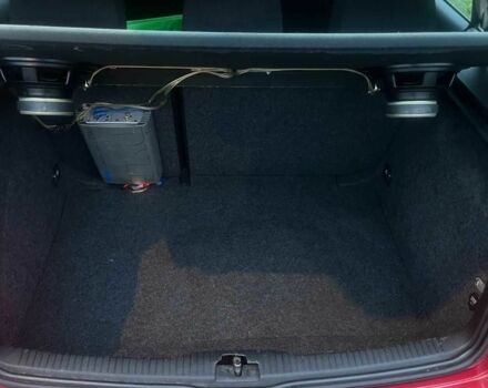 Красный Фольксваген Гольф, объемом двигателя 1.8 л и пробегом 233 тыс. км за 1554 $, фото 3 на Automoto.ua